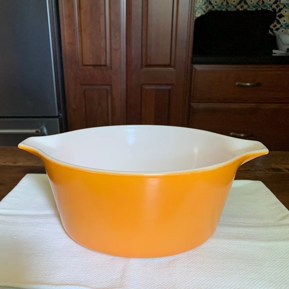 Vintage Pyrex Daisy Orange Casserole Bowl - 474-B - 1 1/2 Qt. - Picture 3 of 12
